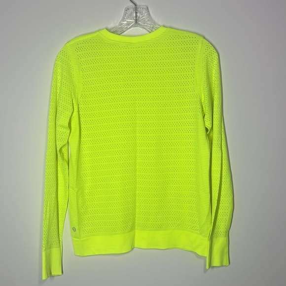 RARE Lululemon Run Relaxed Laser Cut Long Sleeve Neon Green 6 NWOT - Picture 8 of 12